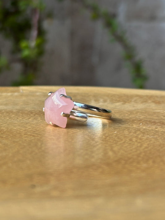 Anillo ajustable de Cuarzo rosa estrella
