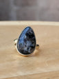 Anillo ajustable de larvikita