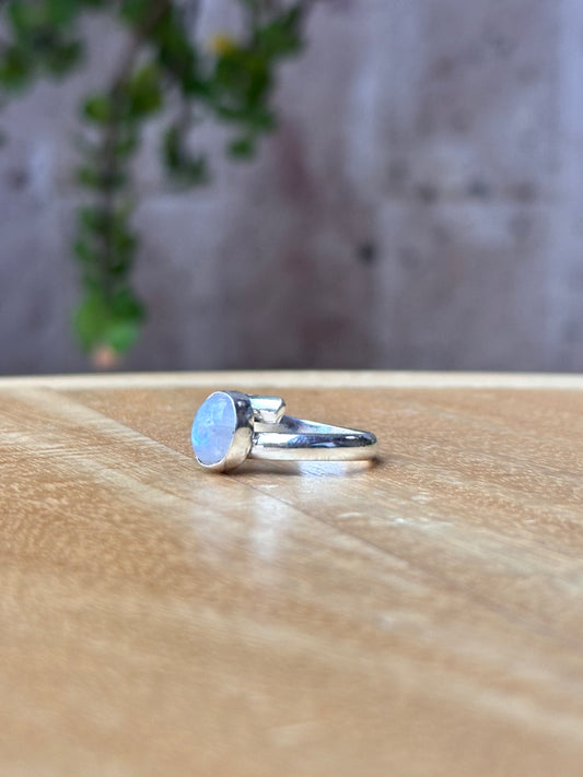 Anillo ajustable de piedra luna redondo mini