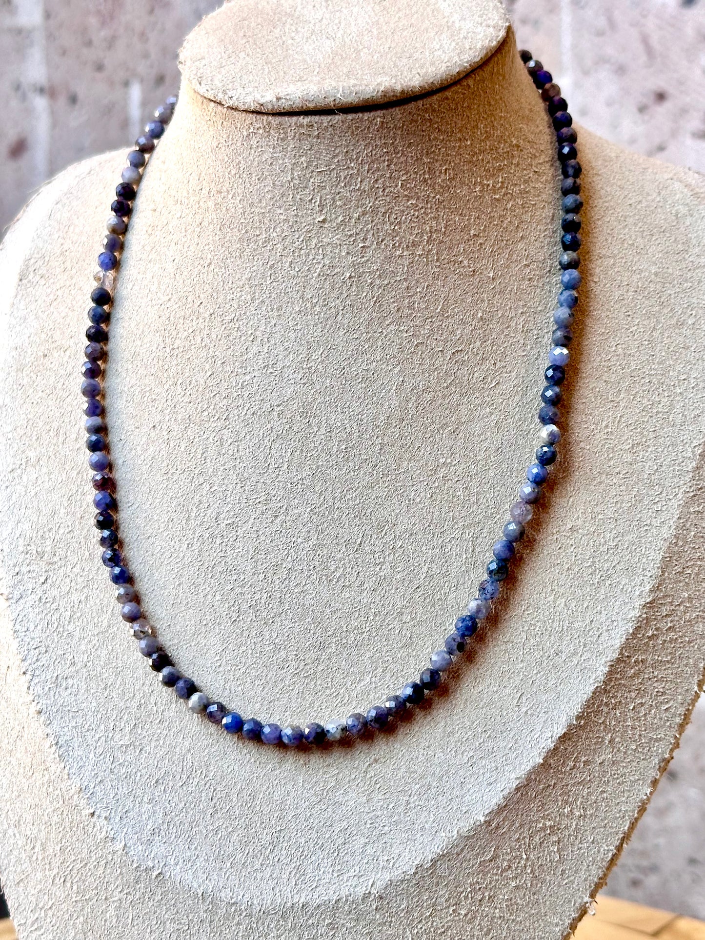 Collar ajustable de Zafiro Azul facetado