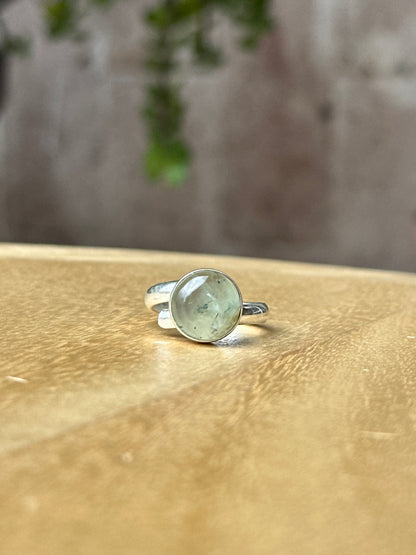 Anillo Ajustable de Prehnita