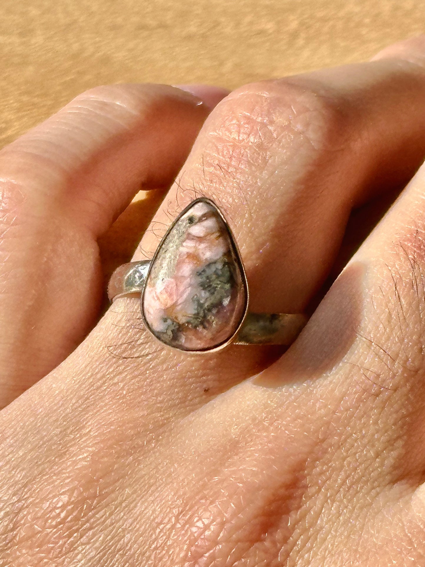 Anillo ajustable de Rodonita