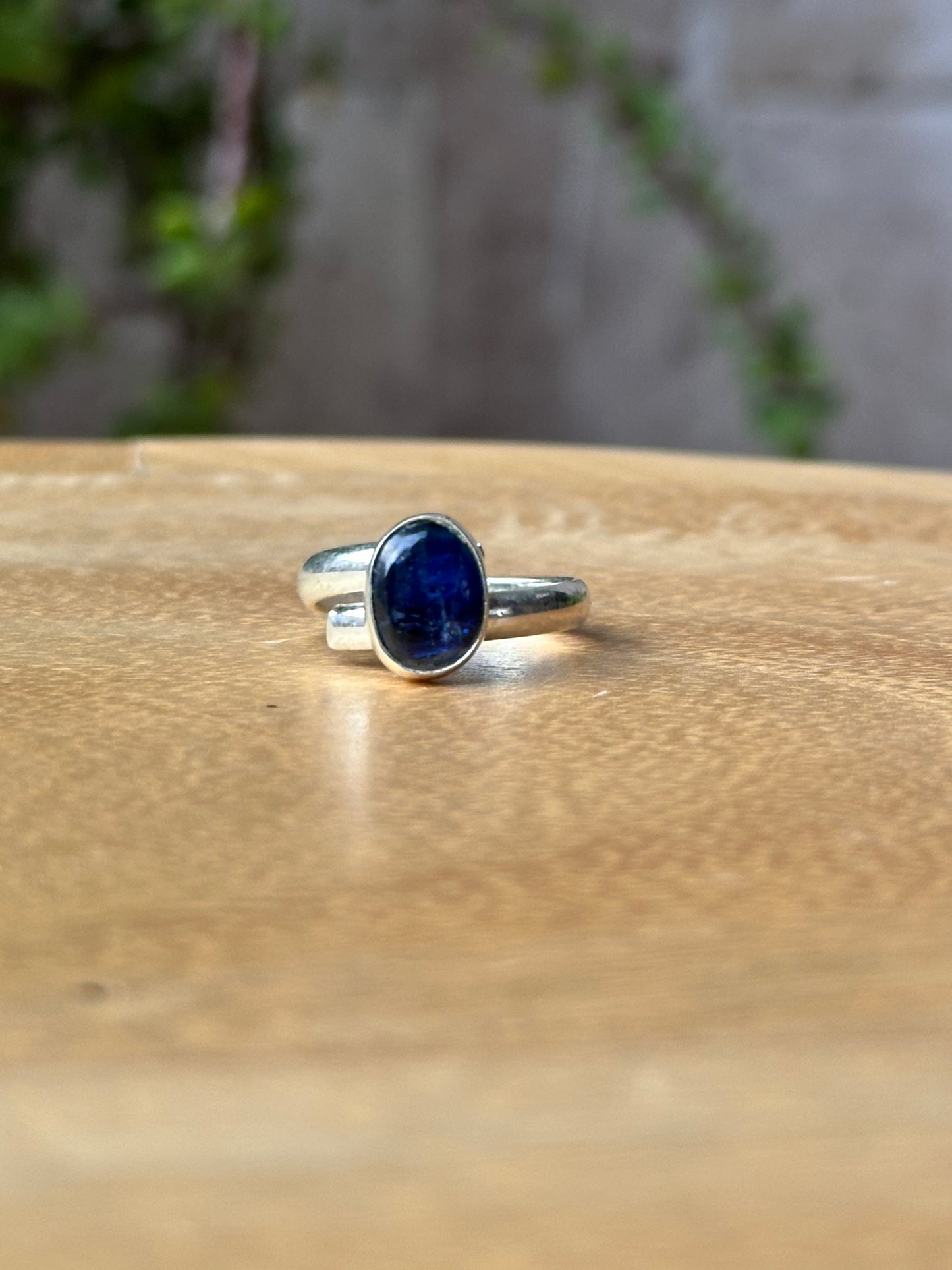 Anillo ajustable de Cianita Azul