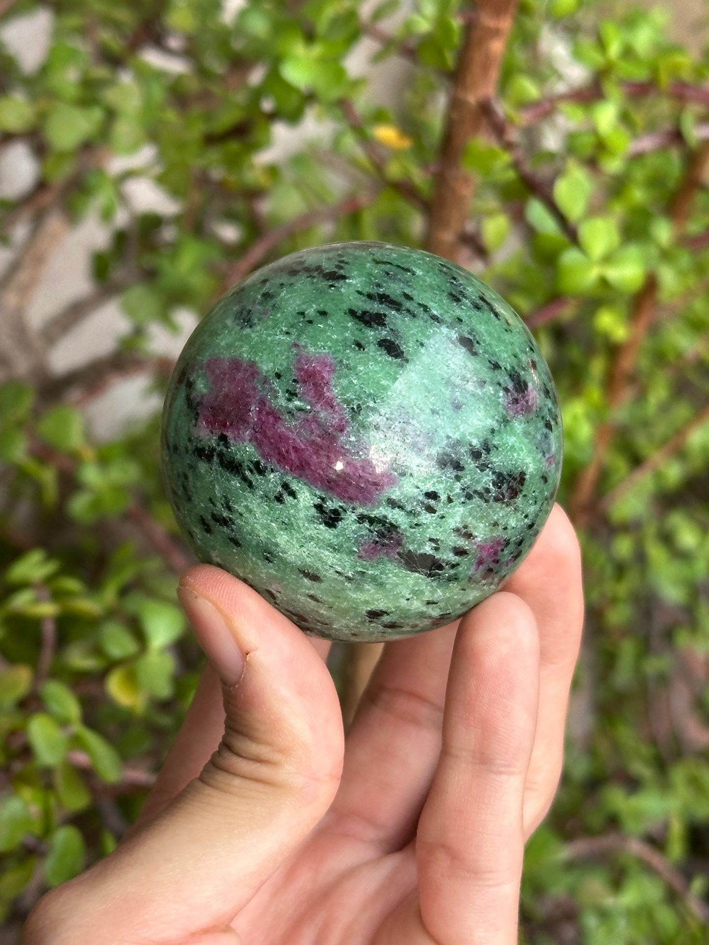 Esfera de Rubí Zoicita
