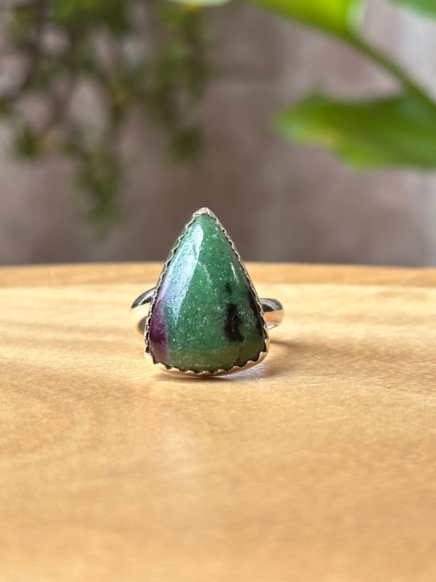 Anillo Ajustable de Ruby Zoicita