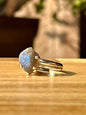 Anillo ajustable de labradorita en bruto