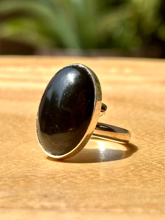 Anillo ajustable de Obsidiana diseño redondo