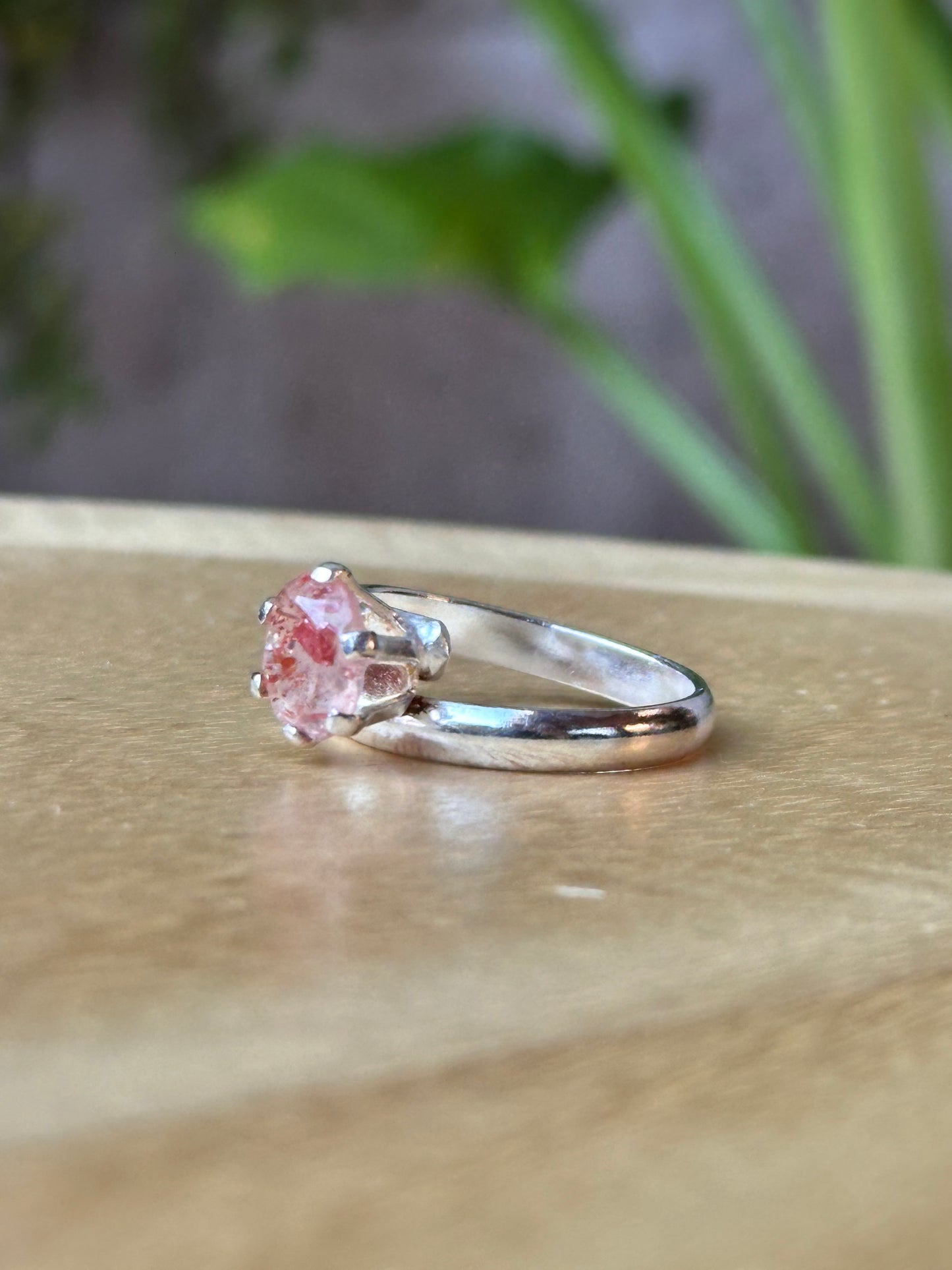 Anillo Ajustable de Piedra Sol