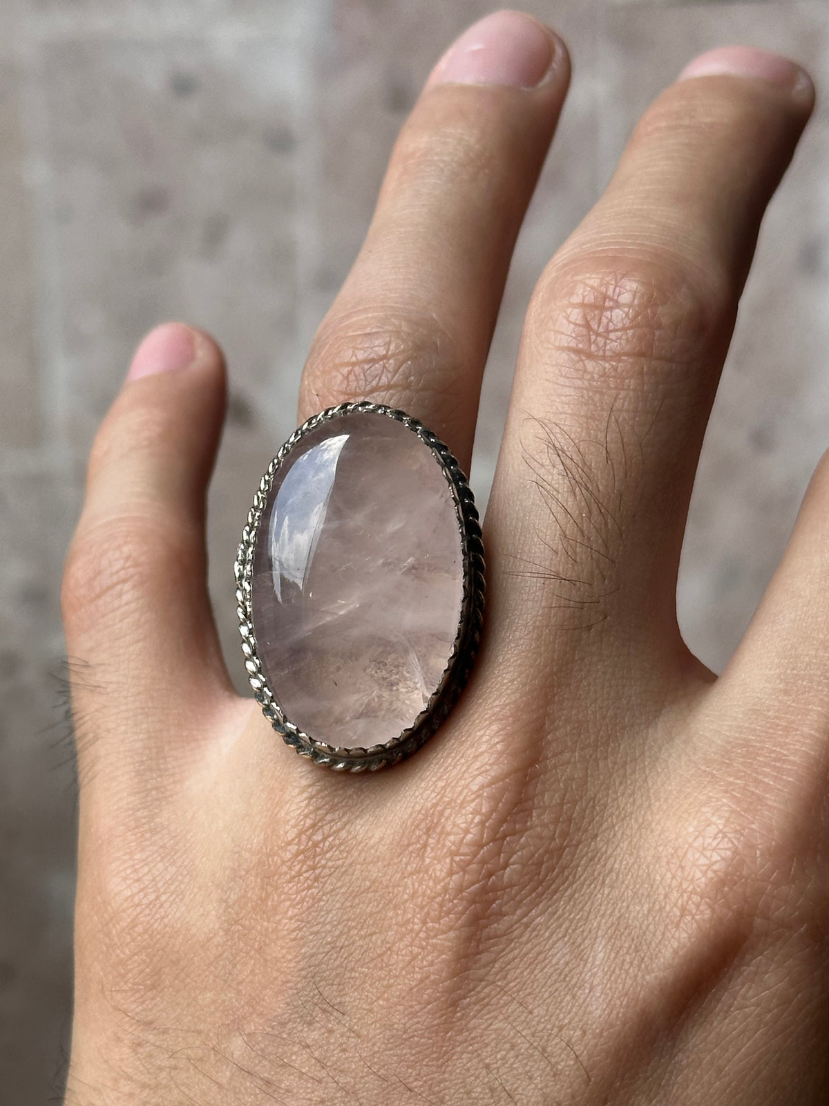 Anillo ajustable de Cuarzo rosa grande
