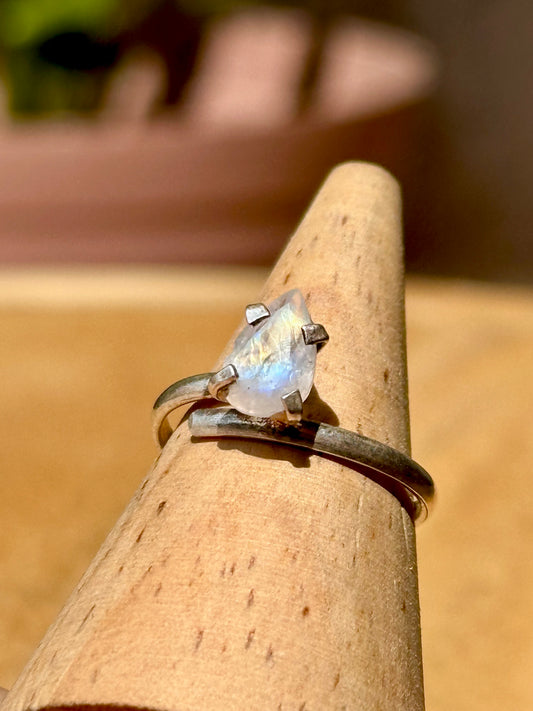 Anillo Ajustable de Piedra Luna en Plata .925 | Piedra de Intuición