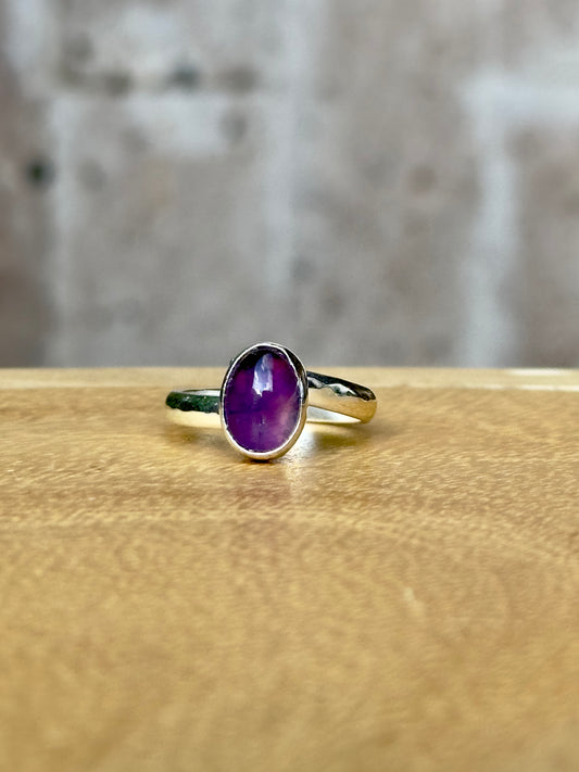 Anillo ajustable de Amatista mini redondo