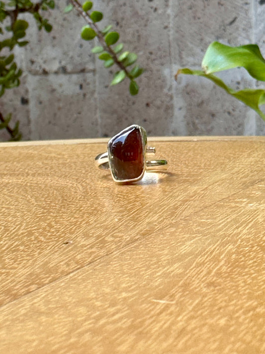 Anillo ajustable de ámbar