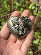 Pirita Tallada en Forma de Corazón