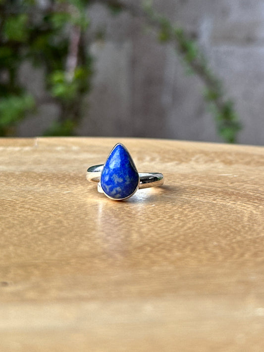 Anillo ajustable de Lapislázuli gota mini