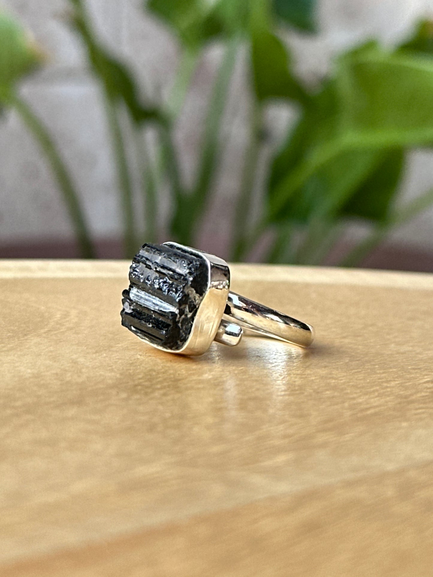 Anillo ajustable de Turmalina Negra