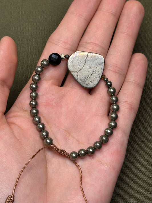 Pulsera Ajustable de Pirita, Turmalina, Hematita y Jaspe Dálmata