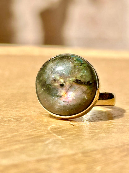 Anillo ajustable de Labradorita redondo