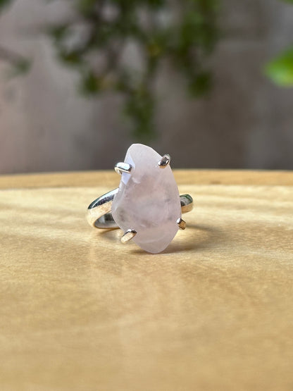 Anillo ajustable de Cuarzo rosa facetada