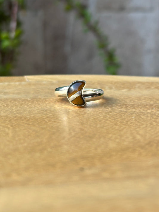 Anillo ajustable de Ojo de Tigre luna mini con pirita