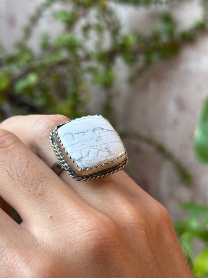 Anillo Vintage de Howlita