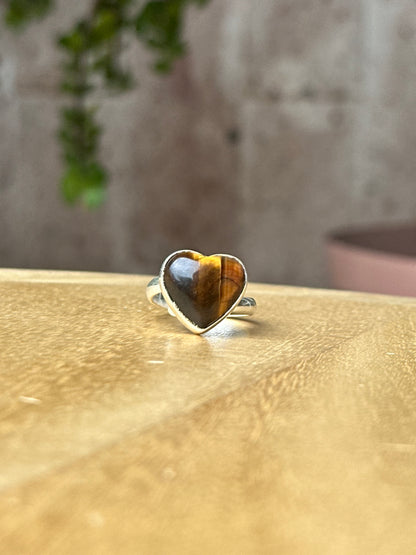 Anillo ajustable de Ojo de Tigre corazón