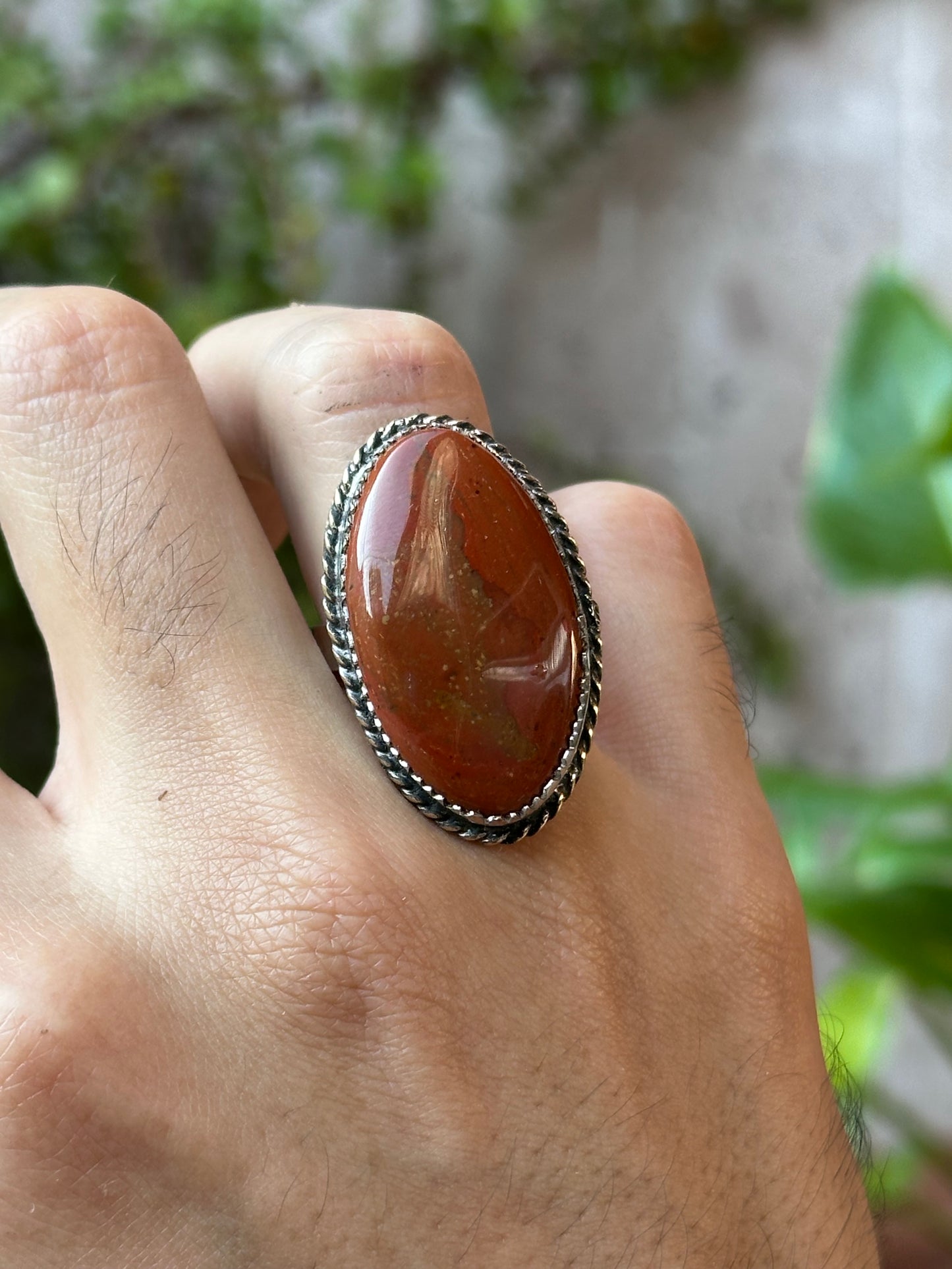 Anillo ajustable de jaspe rojo