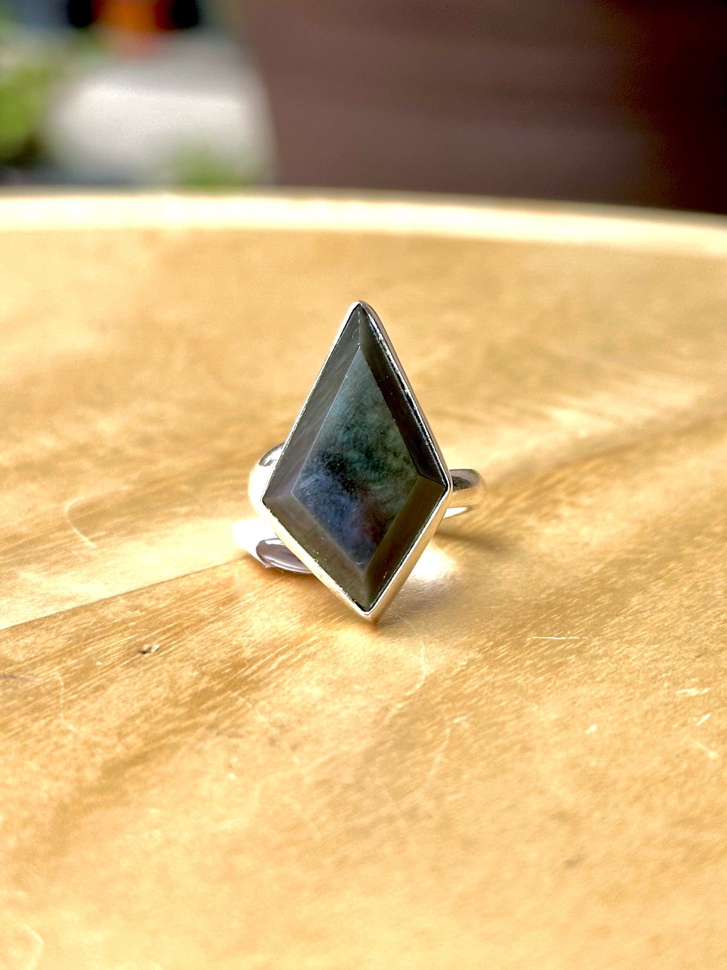 Anillo ajustable de obsidiana arcoíris rombo