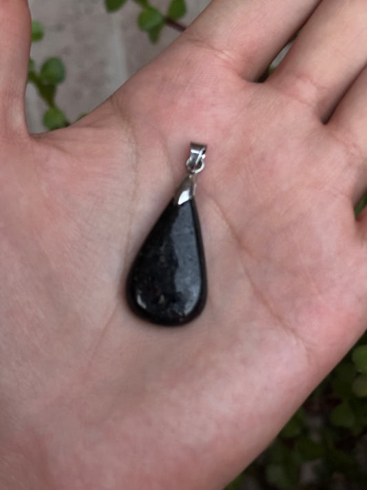 Dije de Shungita con pirita