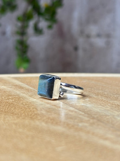 Anillo ajustable de labradorita cuadrado