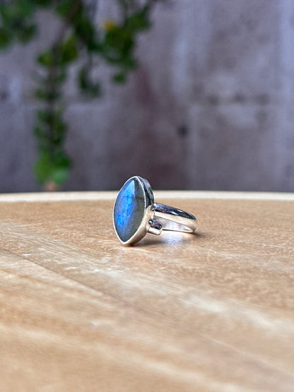 Anillo ajustable de labradorita rombo