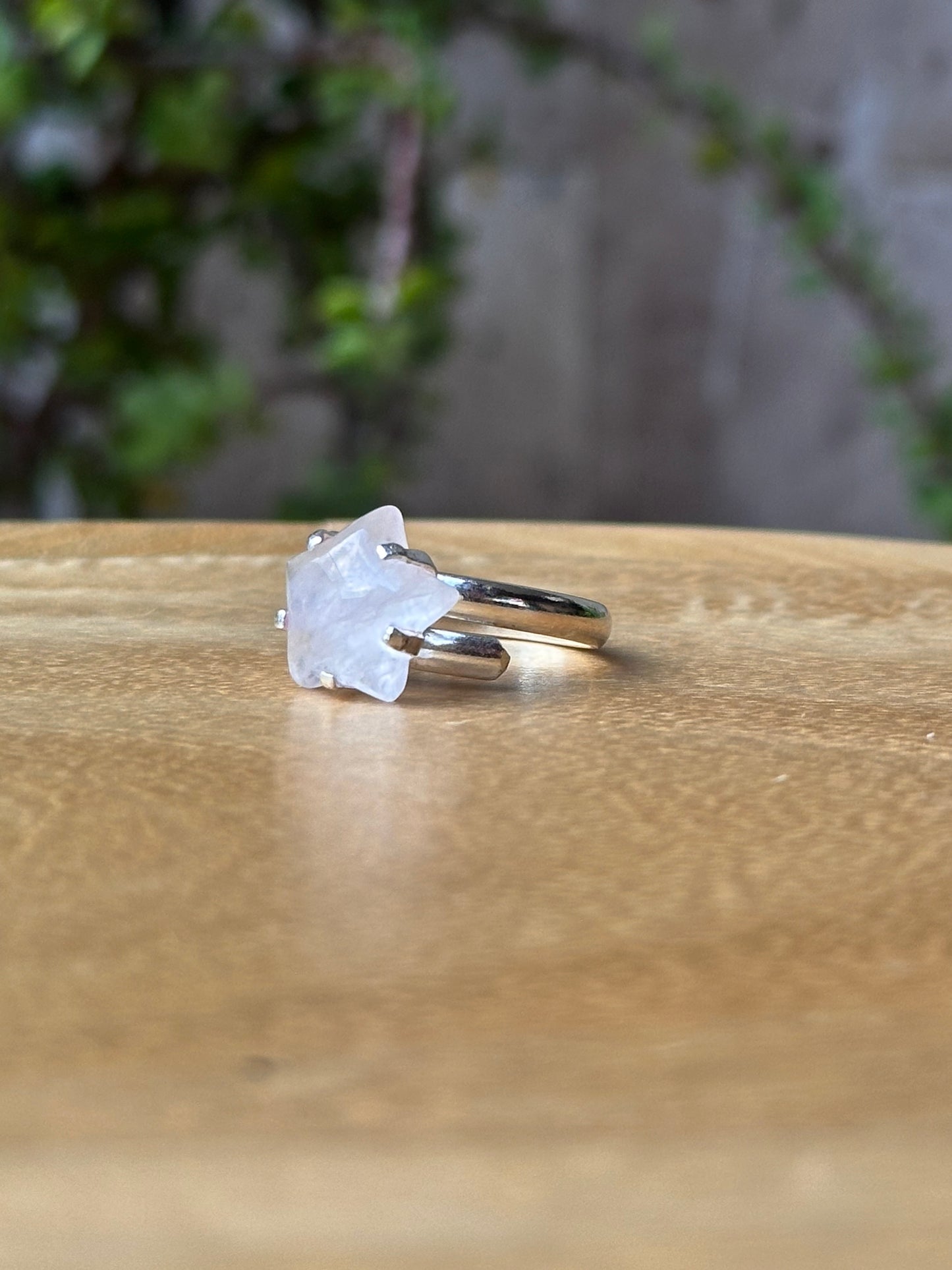 Anillo ajustable de Cuarzo Blanco