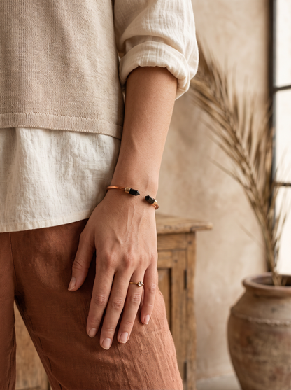 Brazalete de Cobre · Puntas de Obsidiana