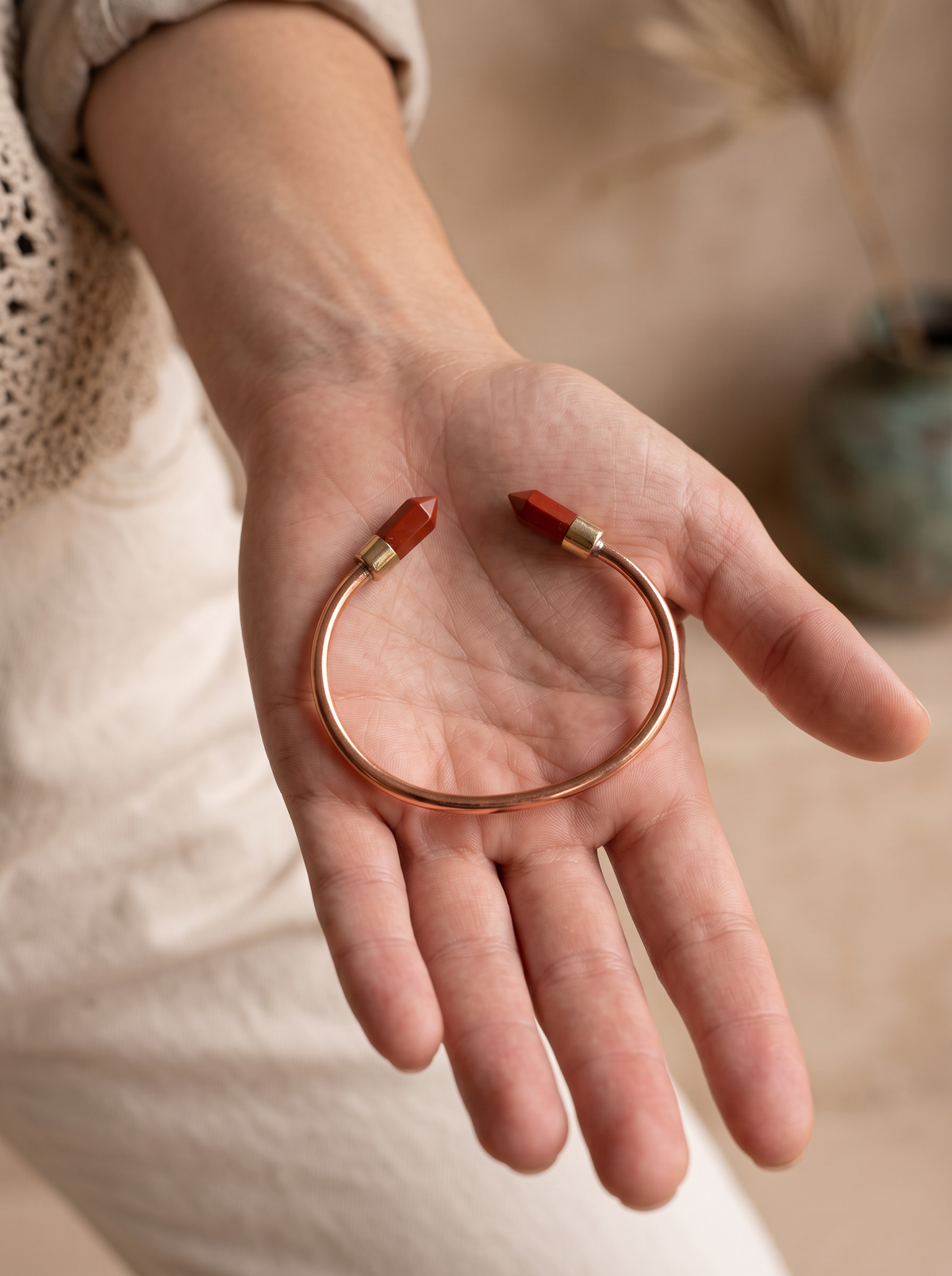 Brazalete de Cobre · Puntas de Jaspe Rojo
