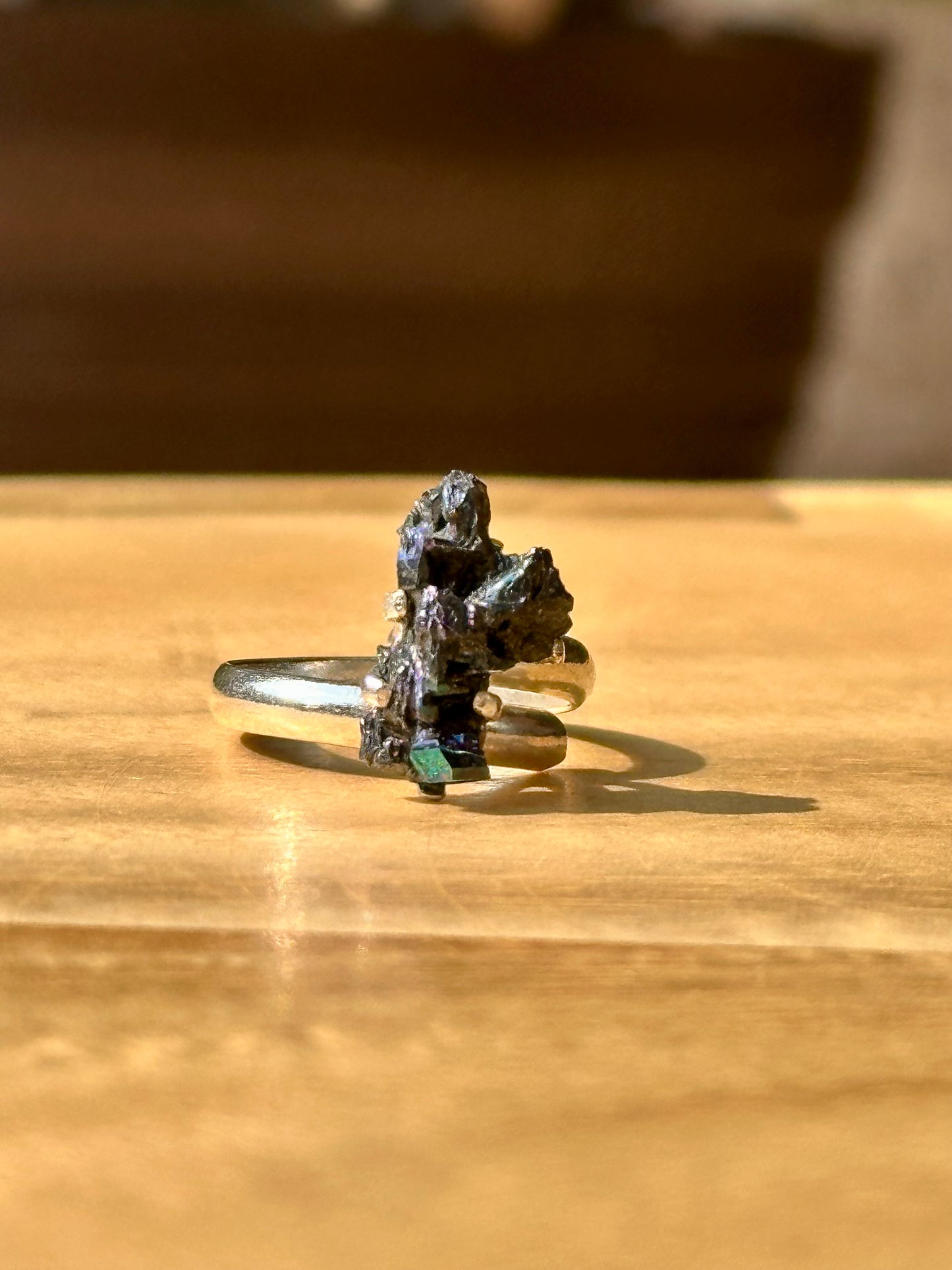 Anillo ajustable de bismuto en bruto