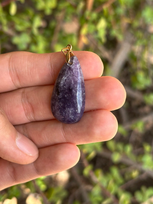 Dije de Lepidolita con Cadena Acero Inoxidable Dorada