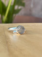 Anillo ajustable de cuarzo rotulado mini