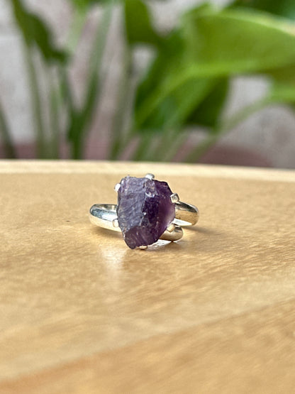 Anillo ajustable de amatista en bruto