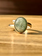 Anillo ajustable de amazonita redondo mini con arcoíris