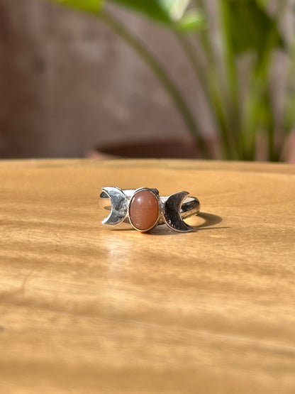 Anillo Ajustable de Triple Diosa Adularía