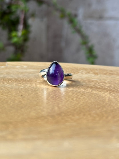 Anillo ajustable de Amatista gota mini
