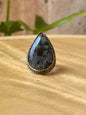 Anillo ajustable de larvikita