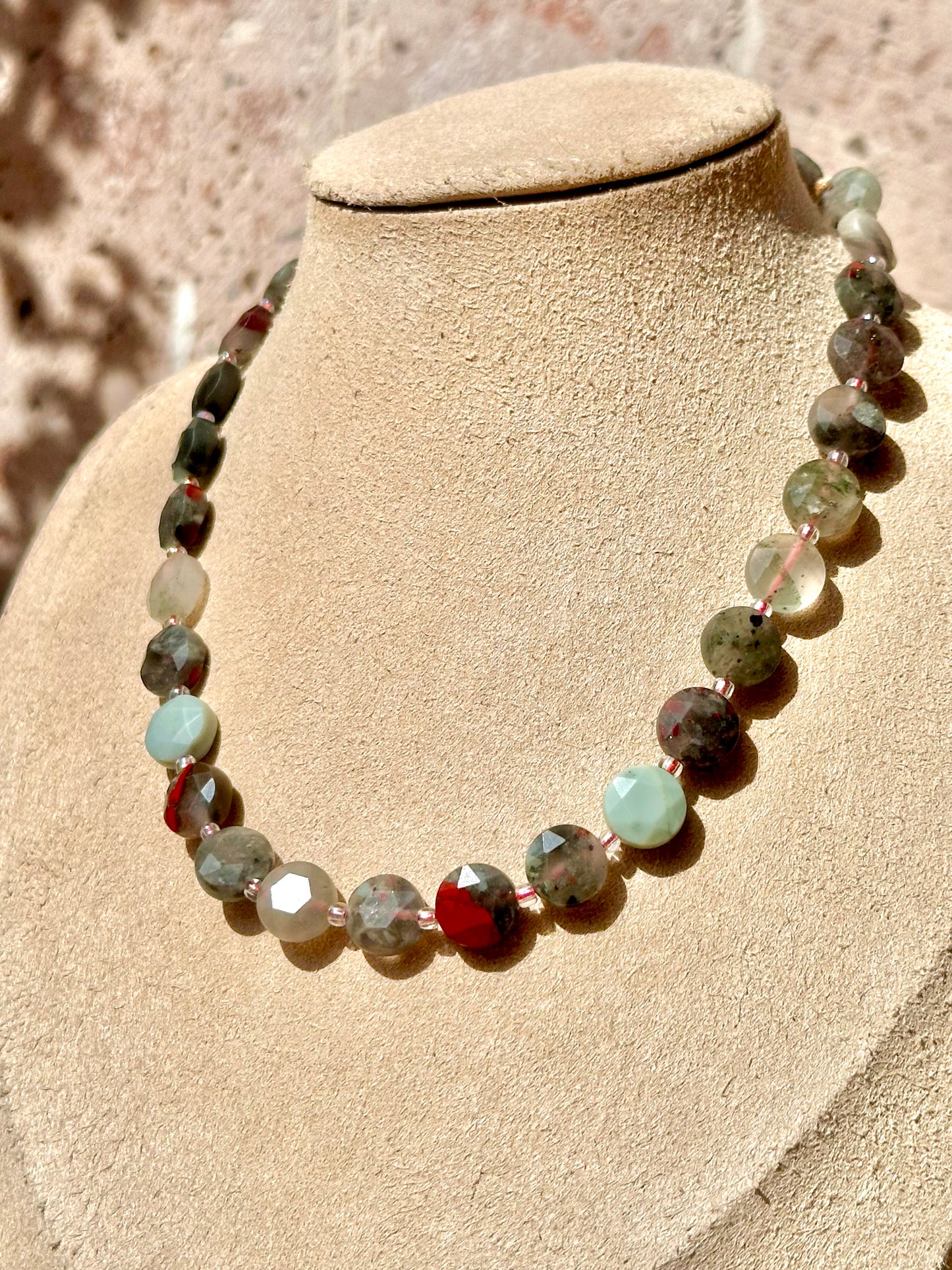 Collar Ajustable de Sangre de Dragón