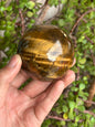 Ojo de tigre tallado en forma de esfera