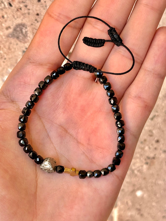 Pulsera Ajustable de Turmalina Negra, Pirita y Hematita | Protección y Abundancia