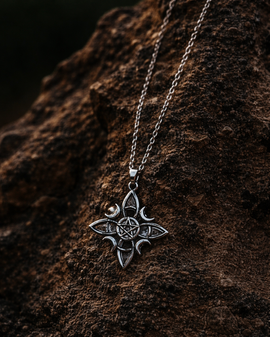 Collar con Dije Nudo de Bruja, Lunas y Estrella - Magia Celestial