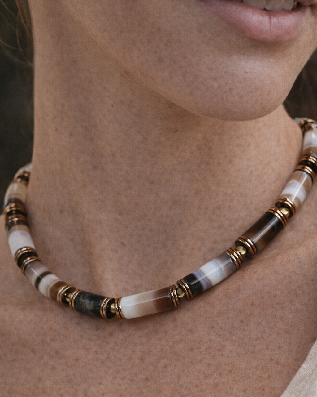 Collar Ajustable de Ágata Bandeada y Hematita