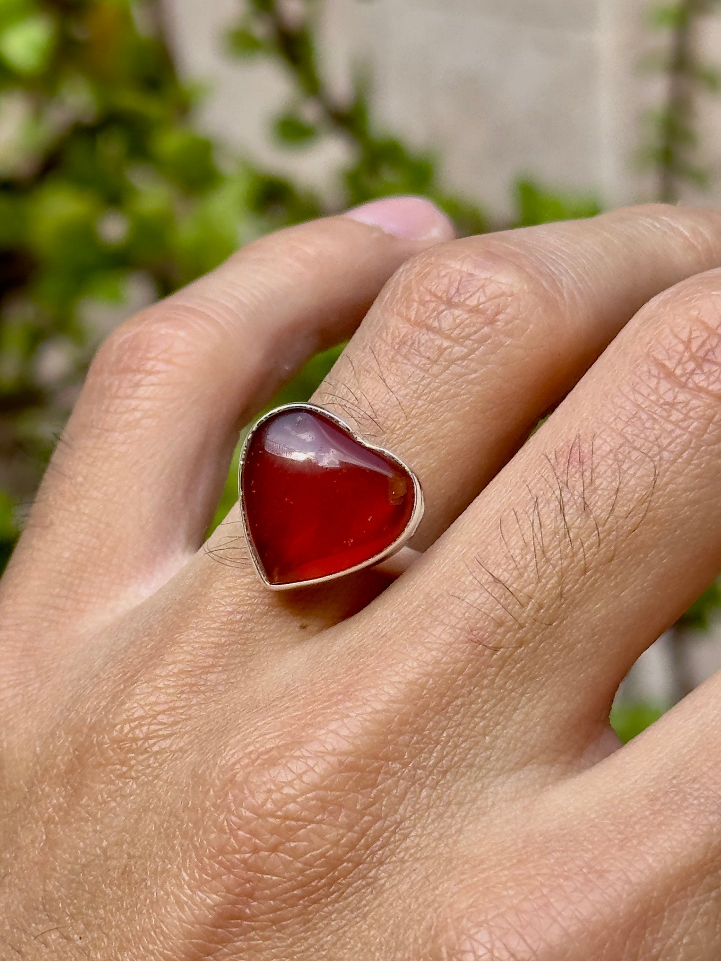Anillo ajustable de cornalina roja corazón