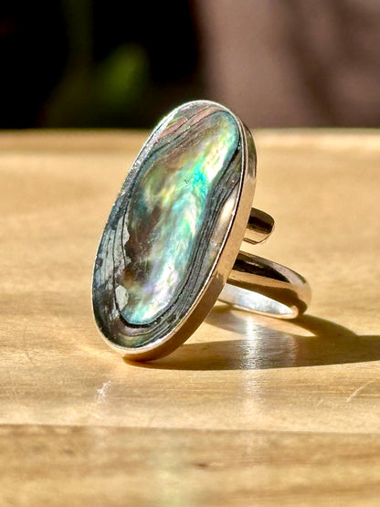 Anillo ajustable con concha de abulón