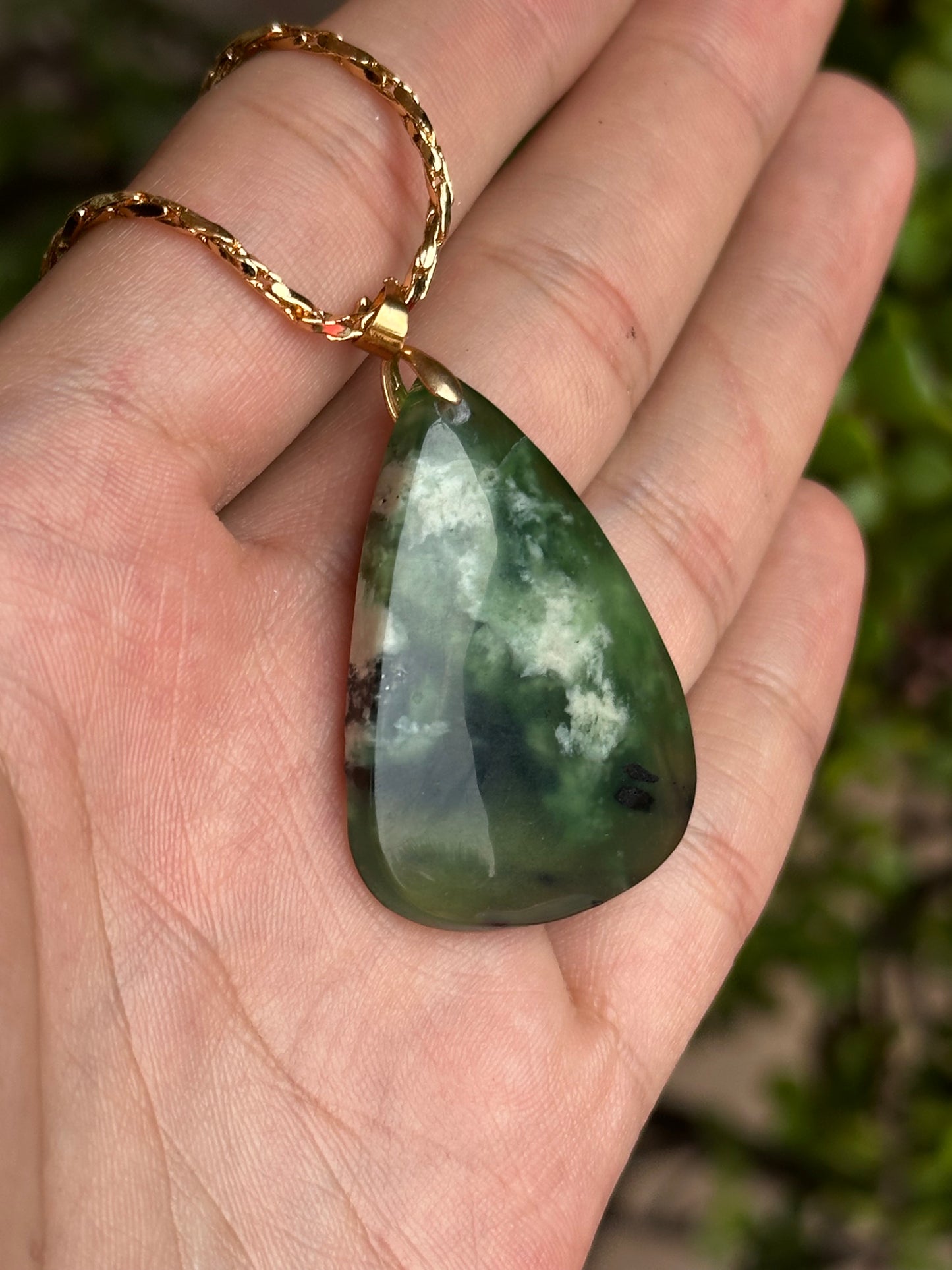 Dije de Jade Ruso en Forma de Gota