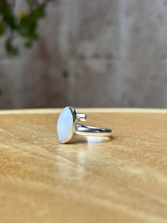 Anillo ajustable de piedra luna rombo